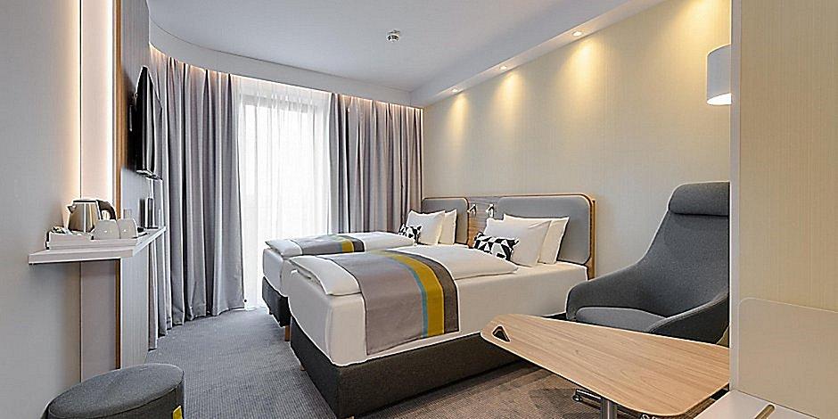 Holiday Inn Express Cambridge West - Cambourne By Ihg Exteriör bild