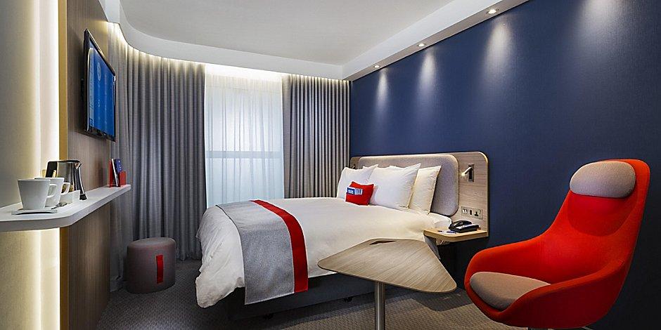 Holiday Inn Express Cambridge West - Cambourne By Ihg Exteriör bild