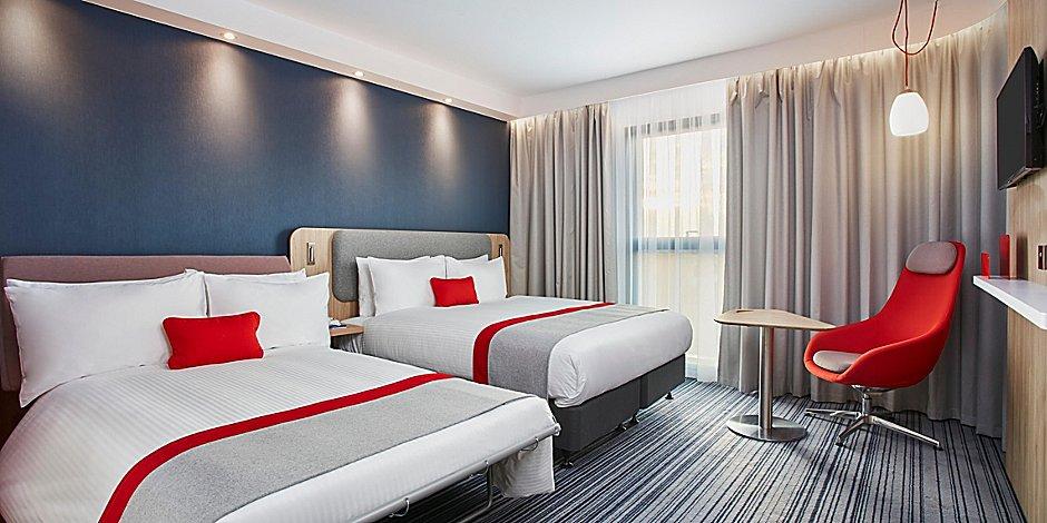 Holiday Inn Express Cambridge West - Cambourne By Ihg Exteriör bild